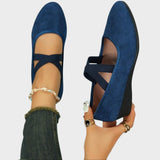 Lorie | Crossed Shoes