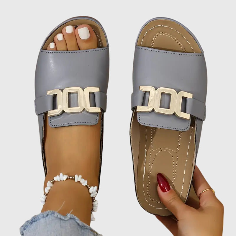 Kathryn - Comfortable sandals with buckle closure