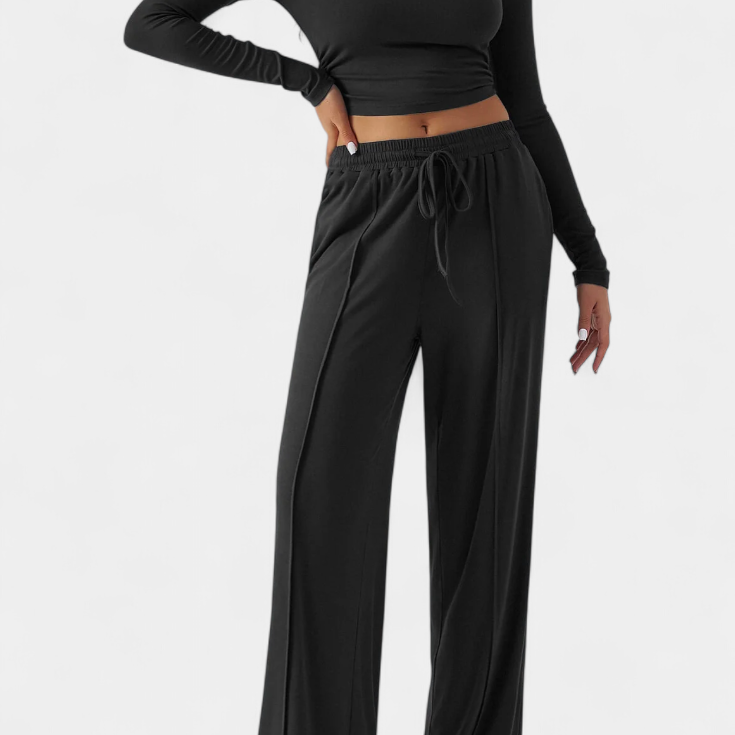 Celaena 2-Piece Set with Round Neck